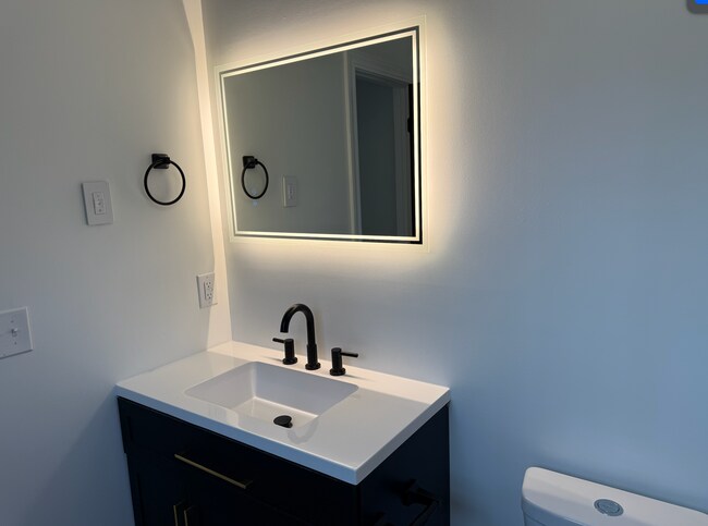 Building Photo - 6408 Bishop Ave