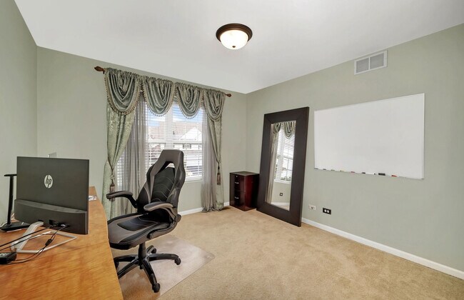Building Photo - 916 Bluebell Cir