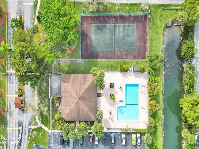 Building Photo - 10835 SW 112th Ave