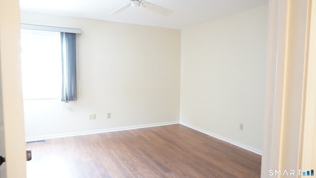 Building Photo - 328 Navajo Loop