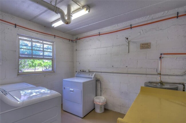 Building Photo - 230 N Bayshore Blvd