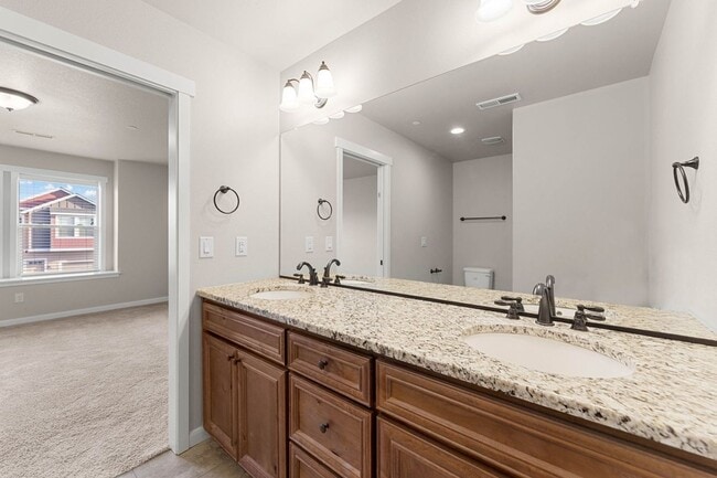 Building Photo - Beautiful Luxury Homes for Rent!!