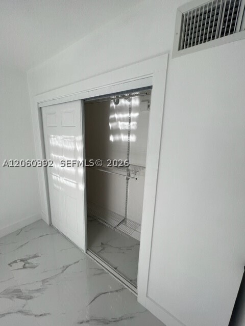 Building Photo - 4250 SW 67th Ave