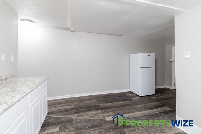 Building Photo - 517 Mosher St