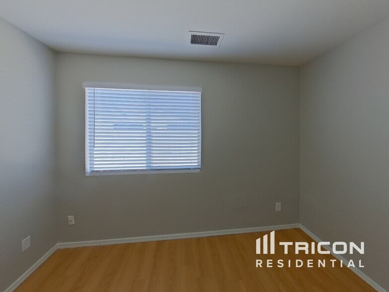 Building Photo - 7019 S 19th Pl