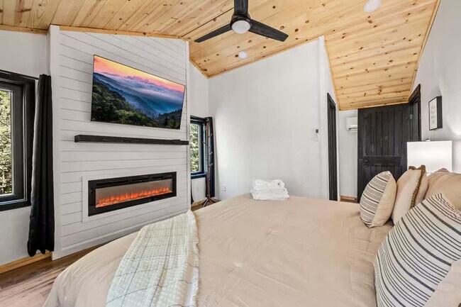 Building Photo - 152 Baxter Rd