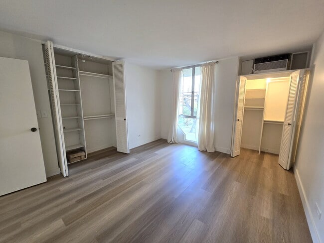 Building Photo - Large 2br/2ba/1pkg Condo near Blaisdell!