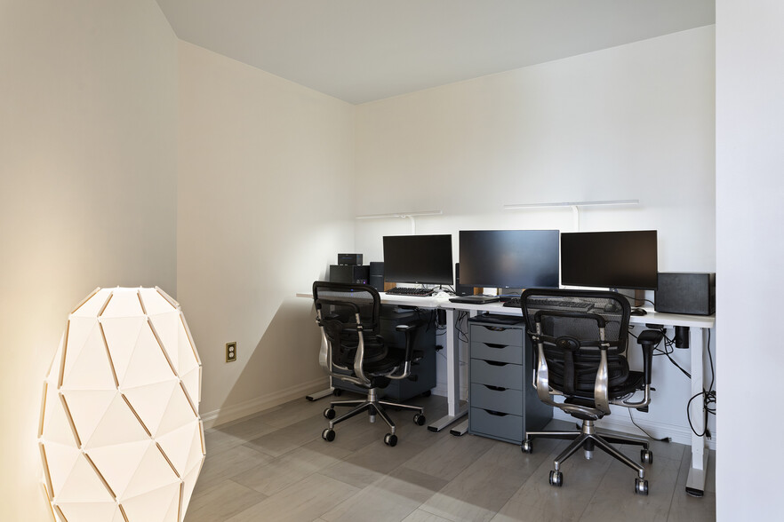 den/office - 300 W 11th Ave