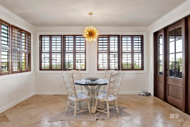 Building Photo - 16 Market St