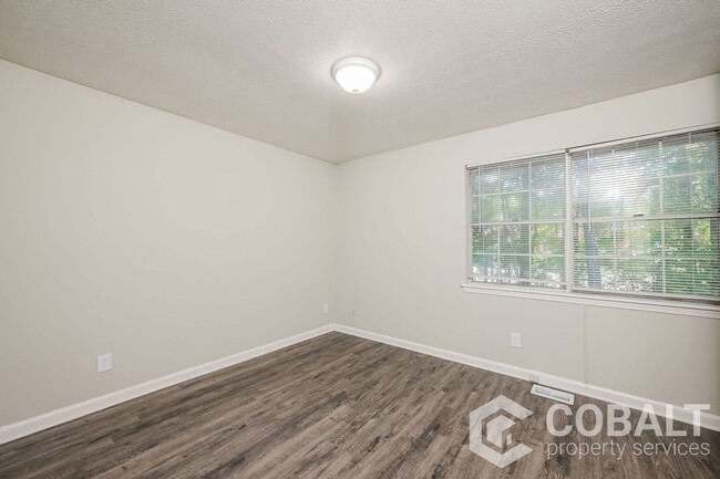 Building Photo - 3514 Creekview Pl