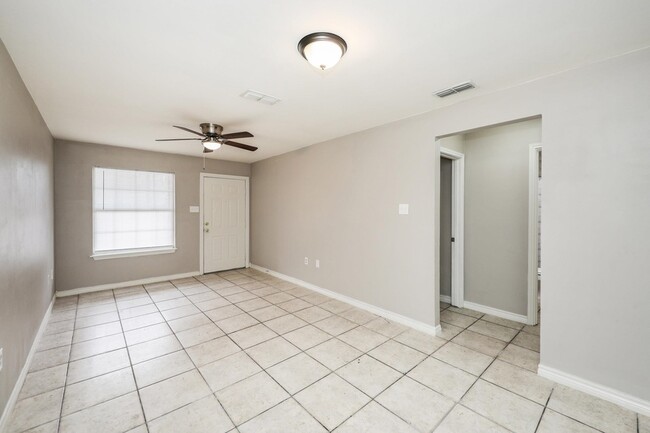 Building Photo - 2220 Santa Cleotilde Ave