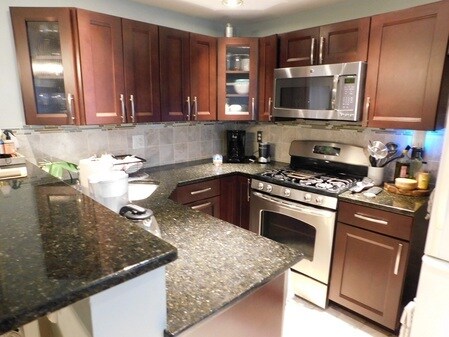 Primary Photo - 12 Fiske Ave