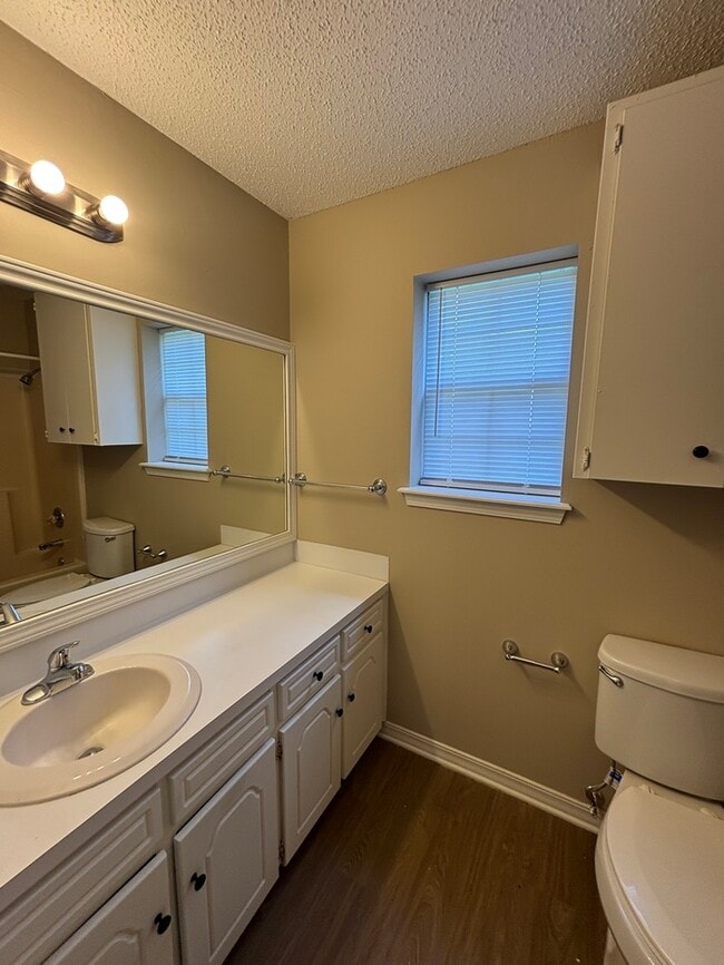 Building Photo - 12 Tripp St