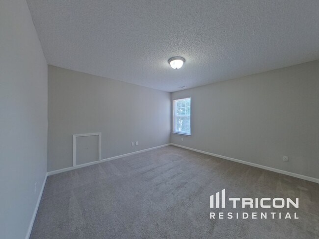 Building Photo - 4112 Everest Dr