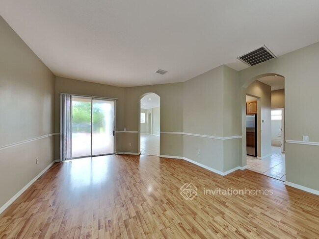 Building Photo - 3204 Hanging Vine Ct