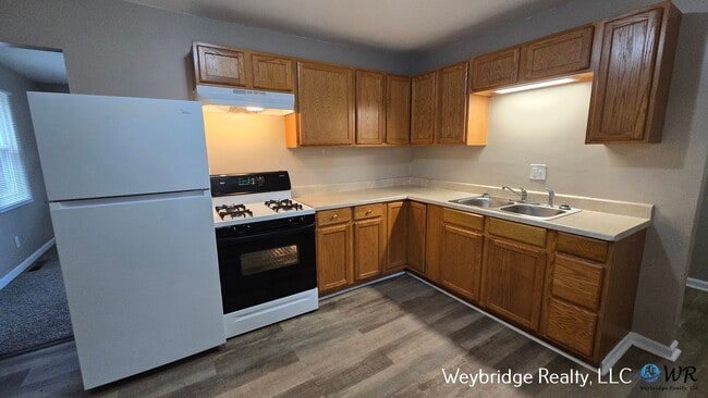 Building Photo - Charming 3-Bedroom Ranch in Seven Hills – $1,395/Month