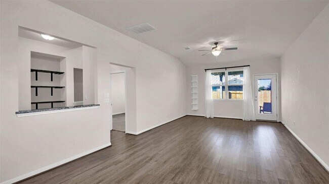 Building Photo - 19032 Quebrada Dr