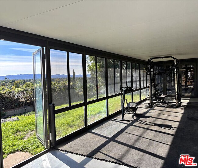 Building Photo - 16312 Itasca St