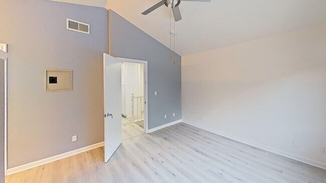 Building Photo - 15711 Shadow Mountain Ln