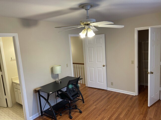 Building Photo - 2629 Blakemore Ave