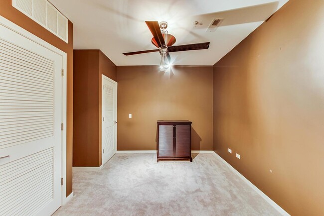 Building Photo - 6436 Roosevelt Rd