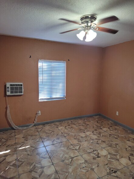 Bedroom 2 - 1518 NW 102nd St