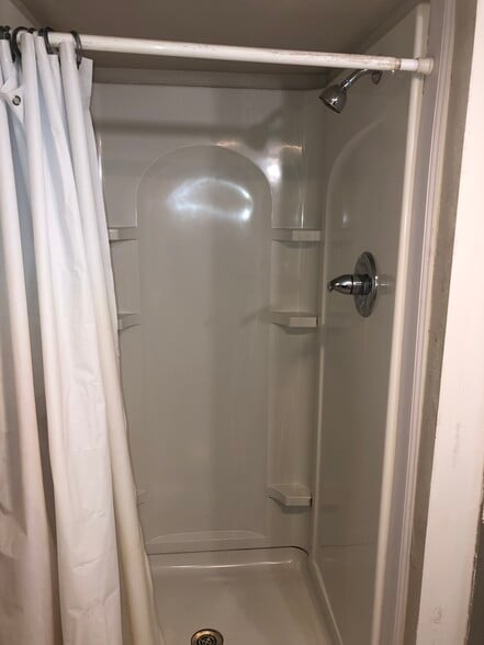 Shower - 122 2nd Ave SW