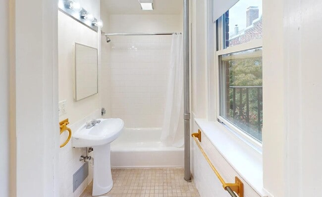 Building Photo - 1411 Commonwealth Ave