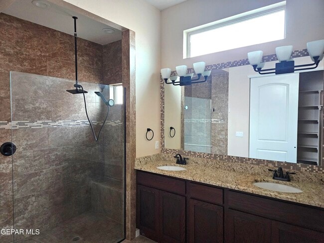 Building Photo - 1071 Iron Hill Ave