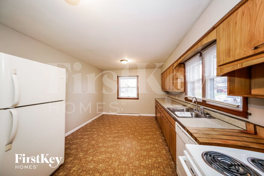Building Photo - 5909 Nash Ln