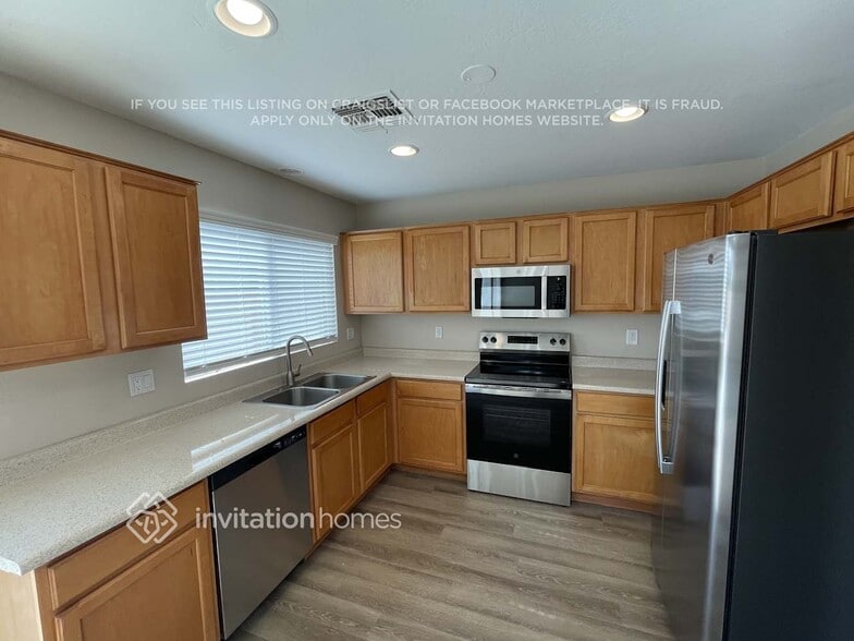 Building Photo - 22011 W Pima St