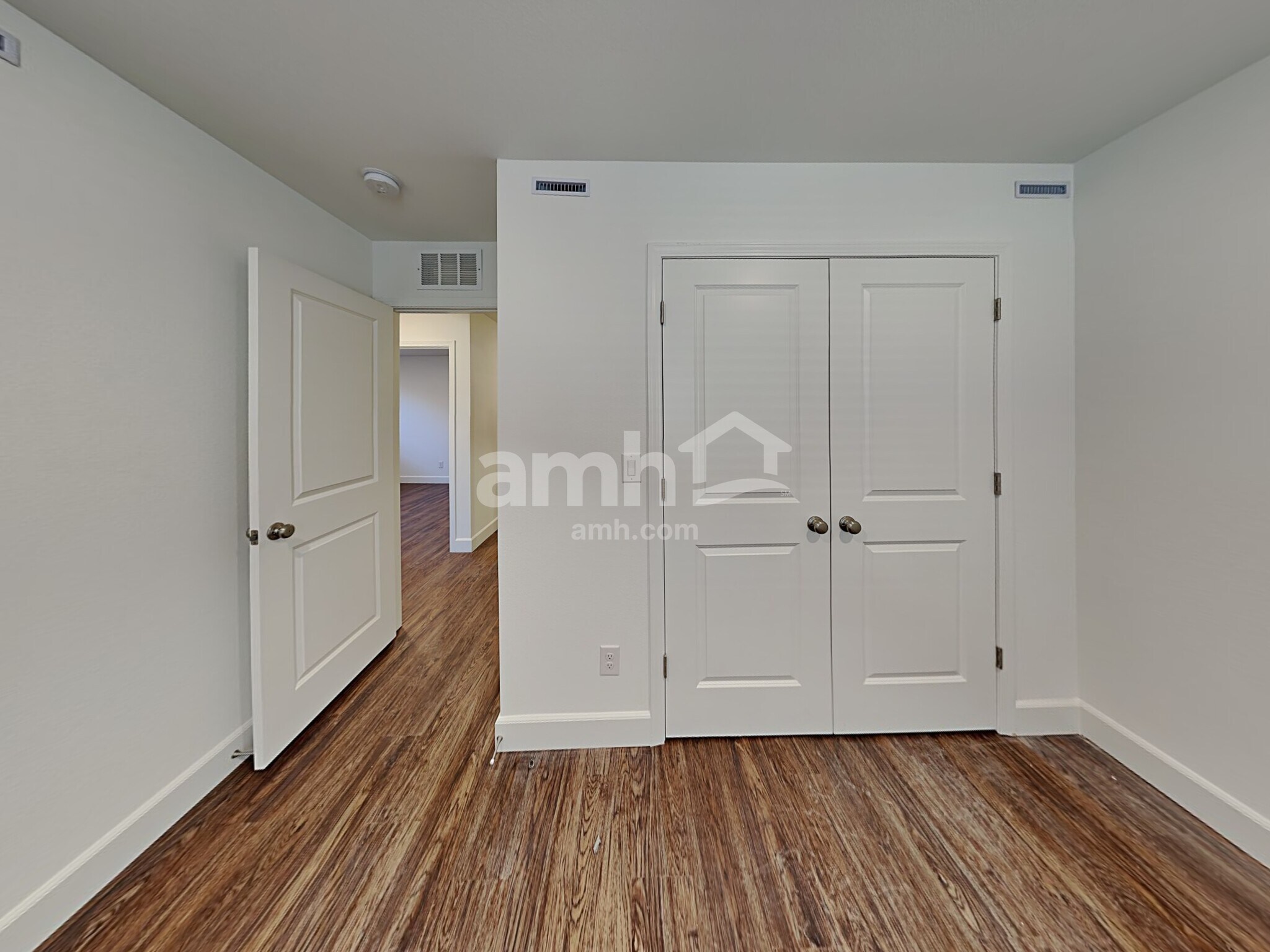 Building Photo - 9131 Crocker Pt Ct