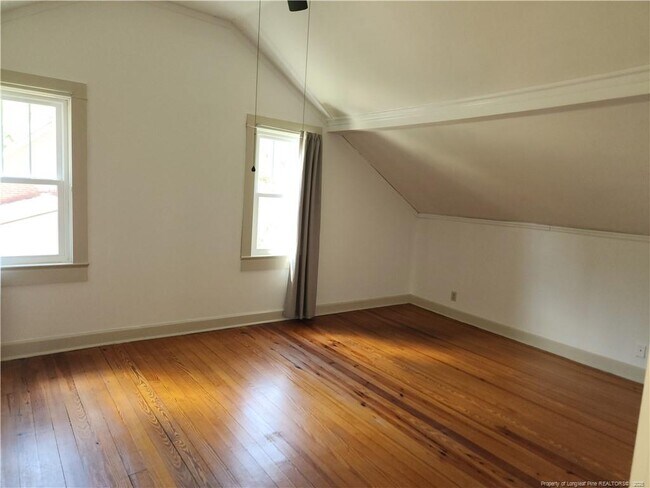 Building Photo - 114 W Donaldson Ave