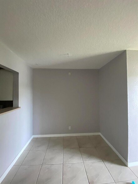 Building Photo - 4947 Sable Pine Cir