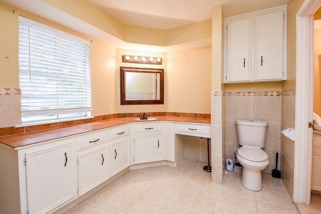 Building Photo - 1814 Corral Dr