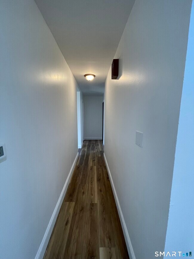 Building Photo - 37 Long Meadow Rd