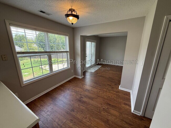 Building Photo - 703 Swan Hill Ct