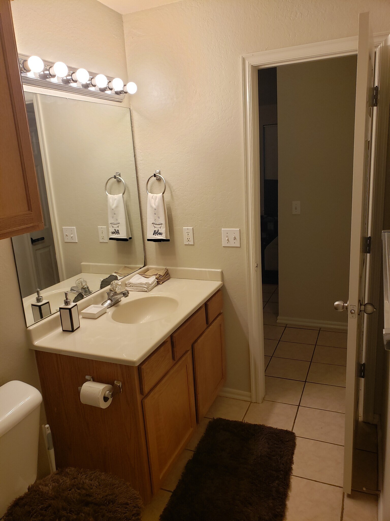 Building Photo - 2312 Grapevine Dr