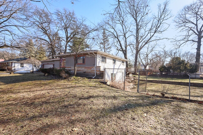 Building Photo - 1320 54th St SE