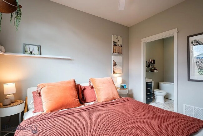 Building Photo - Charming Three Bedroom Home with Large Fenced Yard