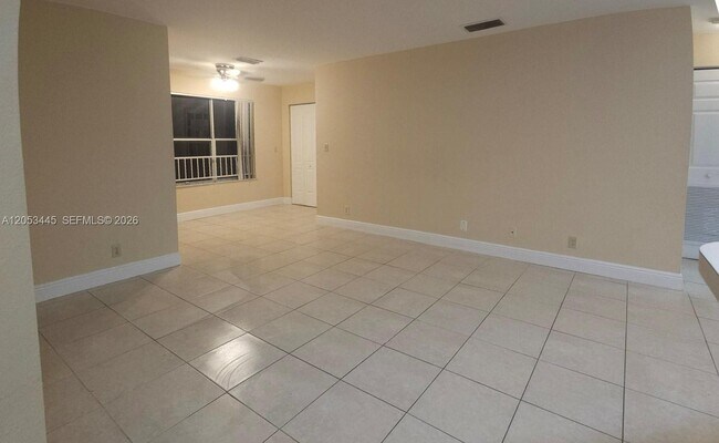 Building Photo - 3310 Pinewalk Dr N