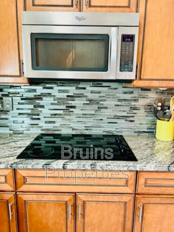 Building Photo - 2324 Alderbrook Dr