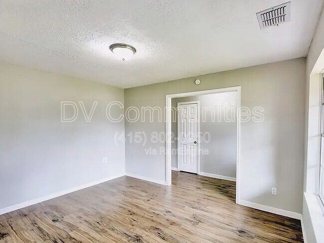 Building Photo - 10946 Gulf Valley St