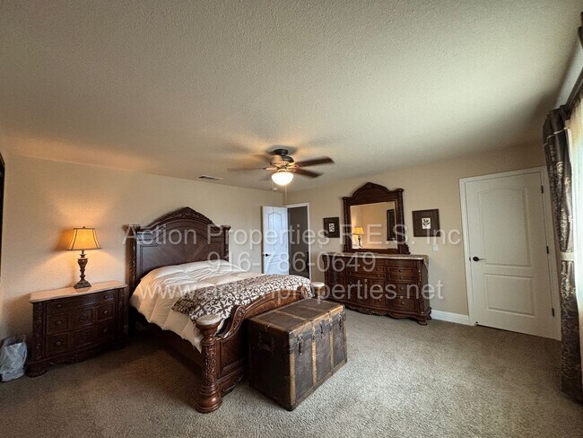 Building Photo - 4726 Abbey Hill