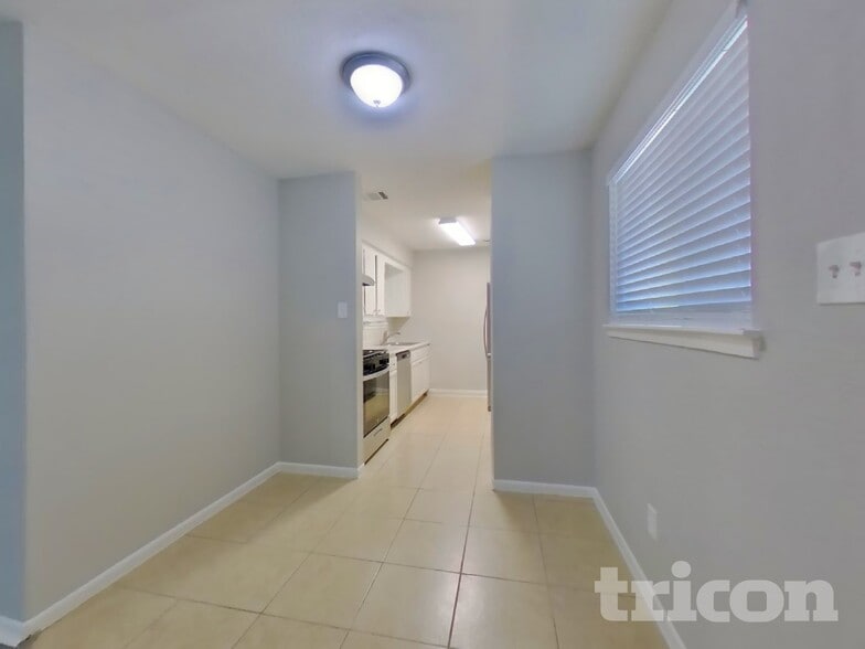 Building Photo - 11054 Spottswood Dr