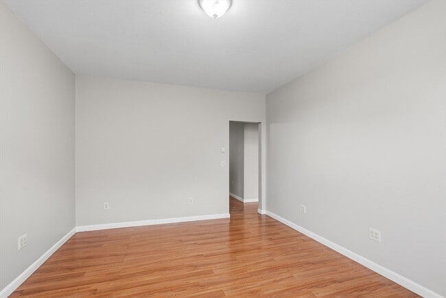 Building Photo - 194 Lyman St