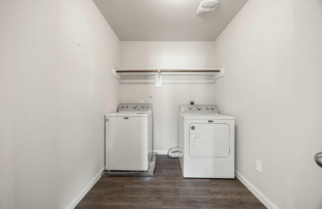 Building Photo - 17147 Devon Dogwood Trail