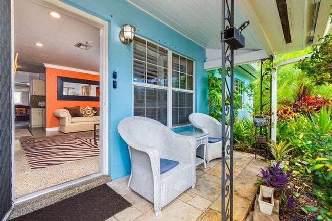 Building Photo - 145 SE 3rd Ave