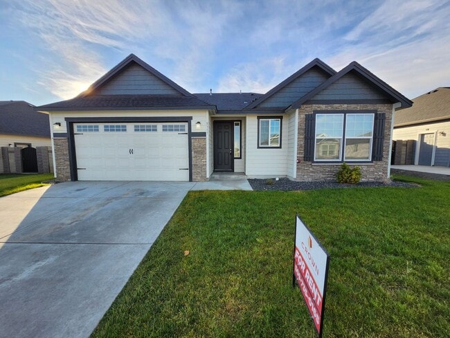 Primary Photo - West Richland Contemporary Style Living!