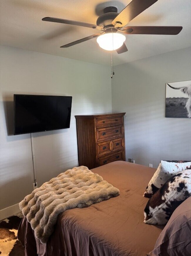 Building Photo - Country Style Living in this Charming Home in Anderson